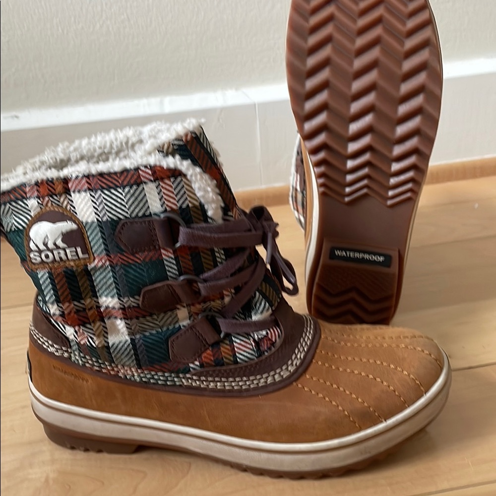 Sorel Multicolor Plaid Winter Boots